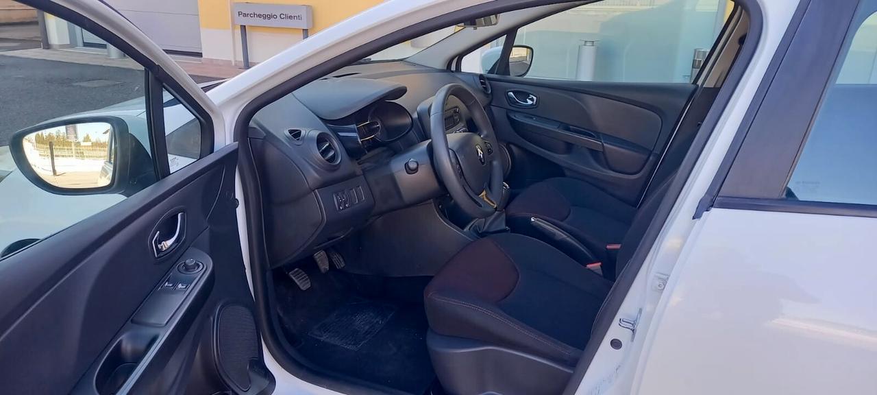 Renault Clio Benzina cc. 1.200 5 Porte 5 Posti Utilizzabile anche per i Neopatentati.