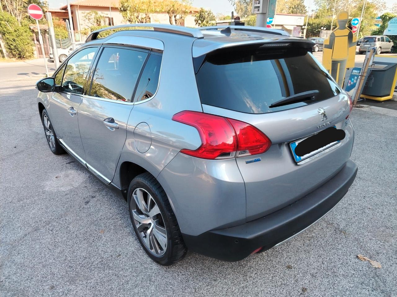 Peugeot 2008 BlueHDi 100 Allure