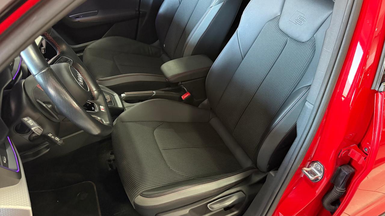 Audi A1 SPB 40 TFSI S tronic Identity Black