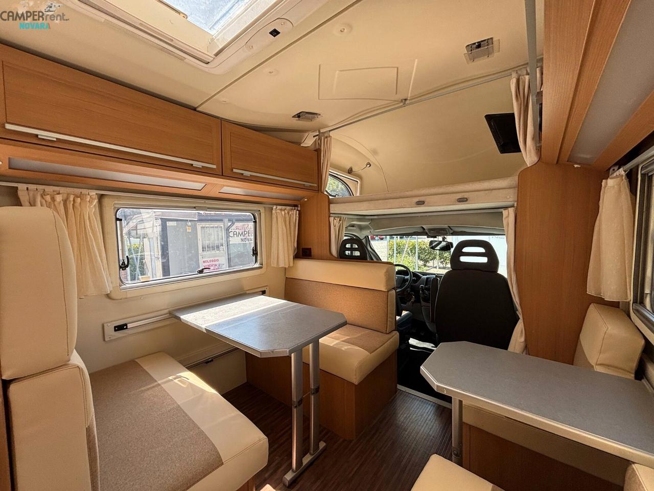 GIOTTILINE SUNNY S 210 - mansardato con doppia Dinette e letti a castello in coda