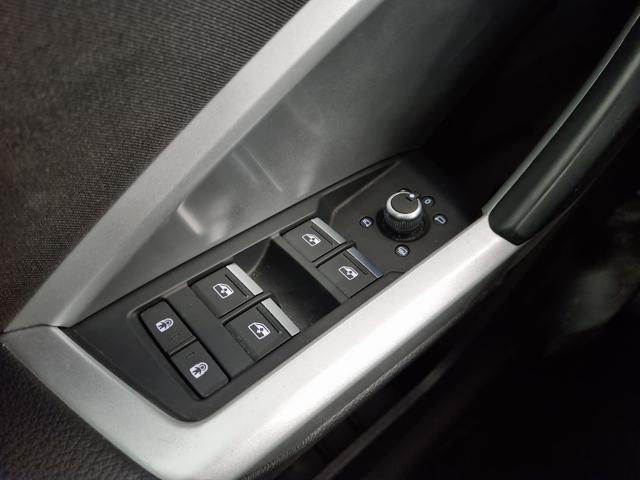 AUDI Q3 35 TFSI S tronic Business Advanced