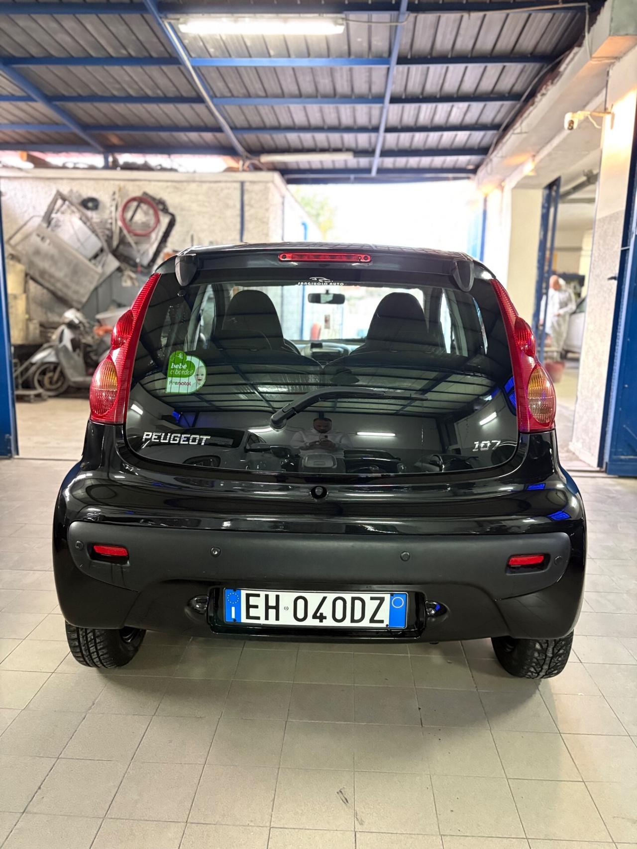 Peugeot 107 AUTOMATICA 1.0 BENZ 5 porte