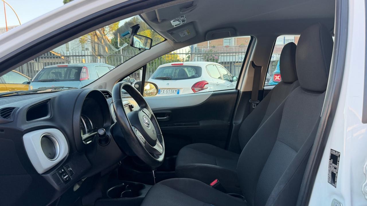 Toyota Yaris 1.5 Hybrid AUTOMATICA!
