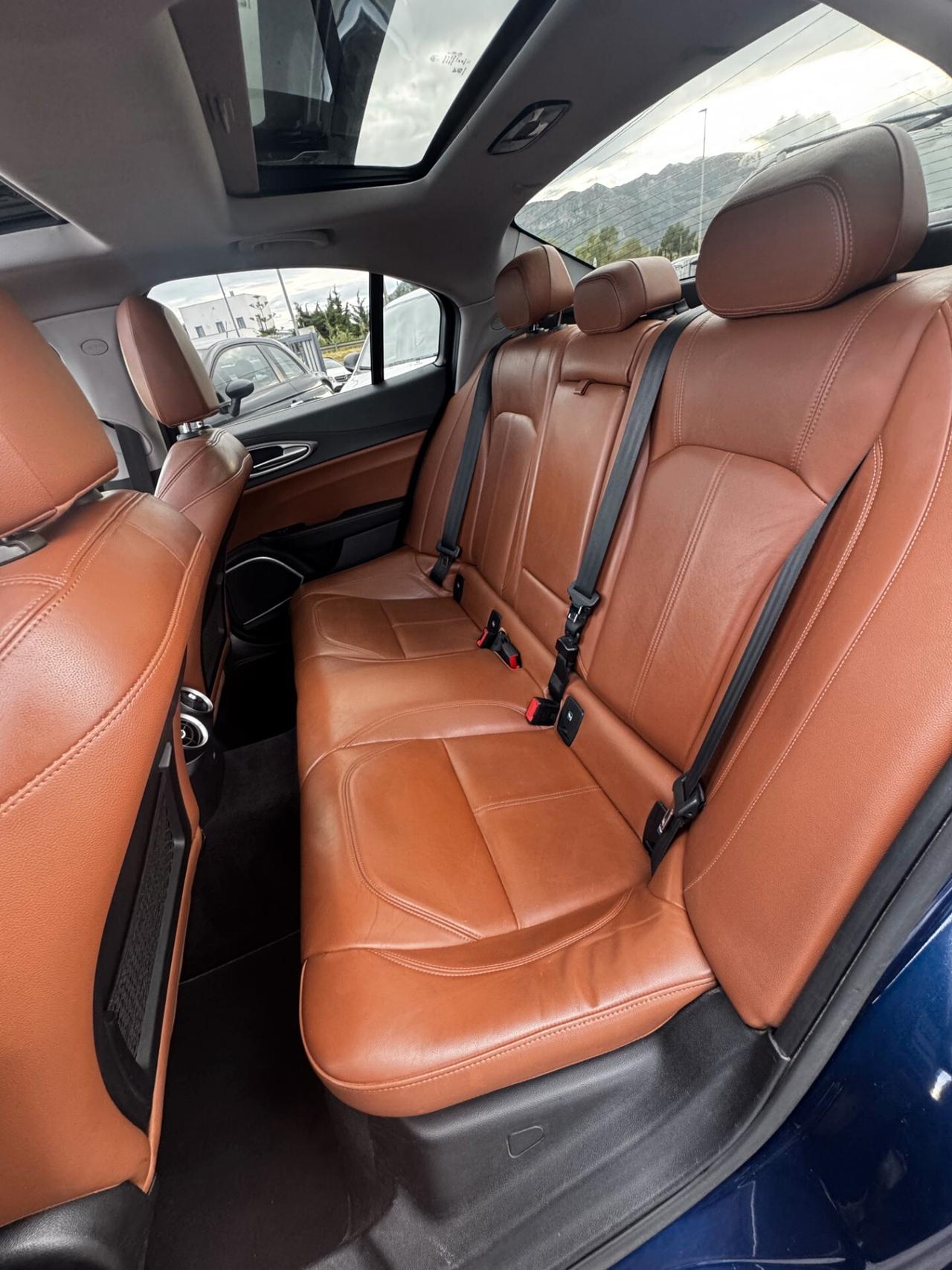 Alfa Romeo Giulia 2.2 Turbodiesel 210 CV AT8 AWD Q4 Veloce