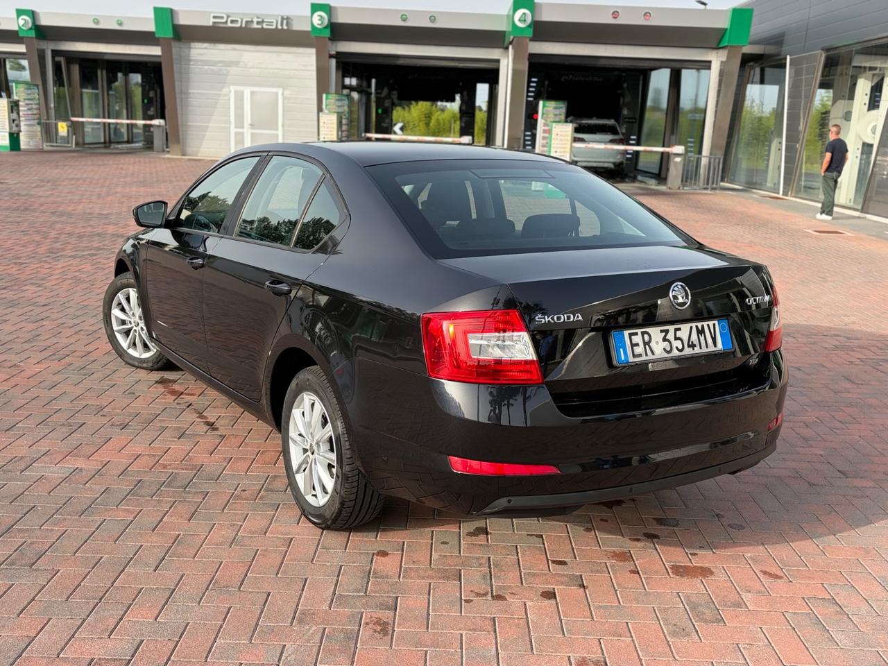 Skoda Octavia 1.6 TDI 2013 Elegance BERLINA
