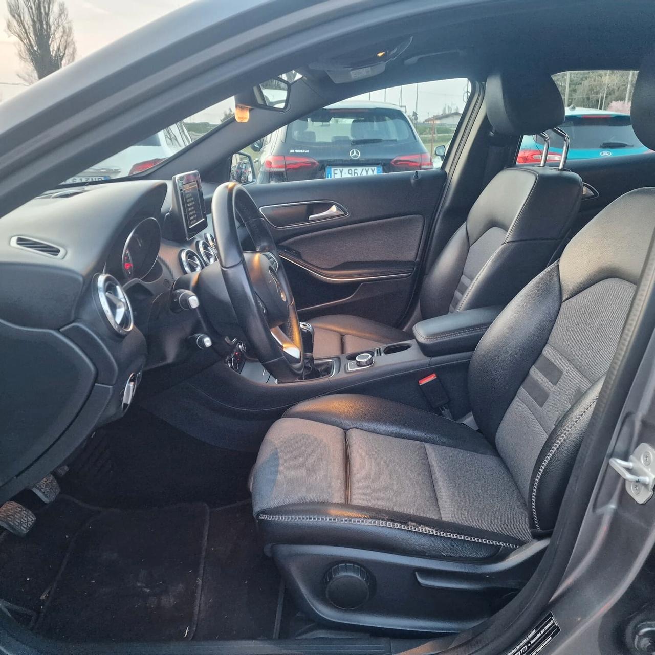 Mercedes-benz GLA 180 d Premium IMPECCABILE