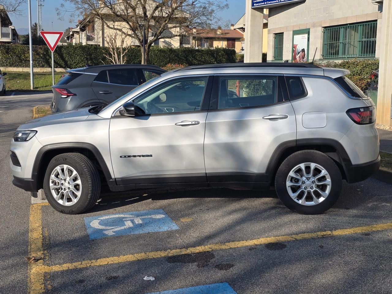 Jeep Compass 1.3 T4 190CV PHEV AT6 4xe Business