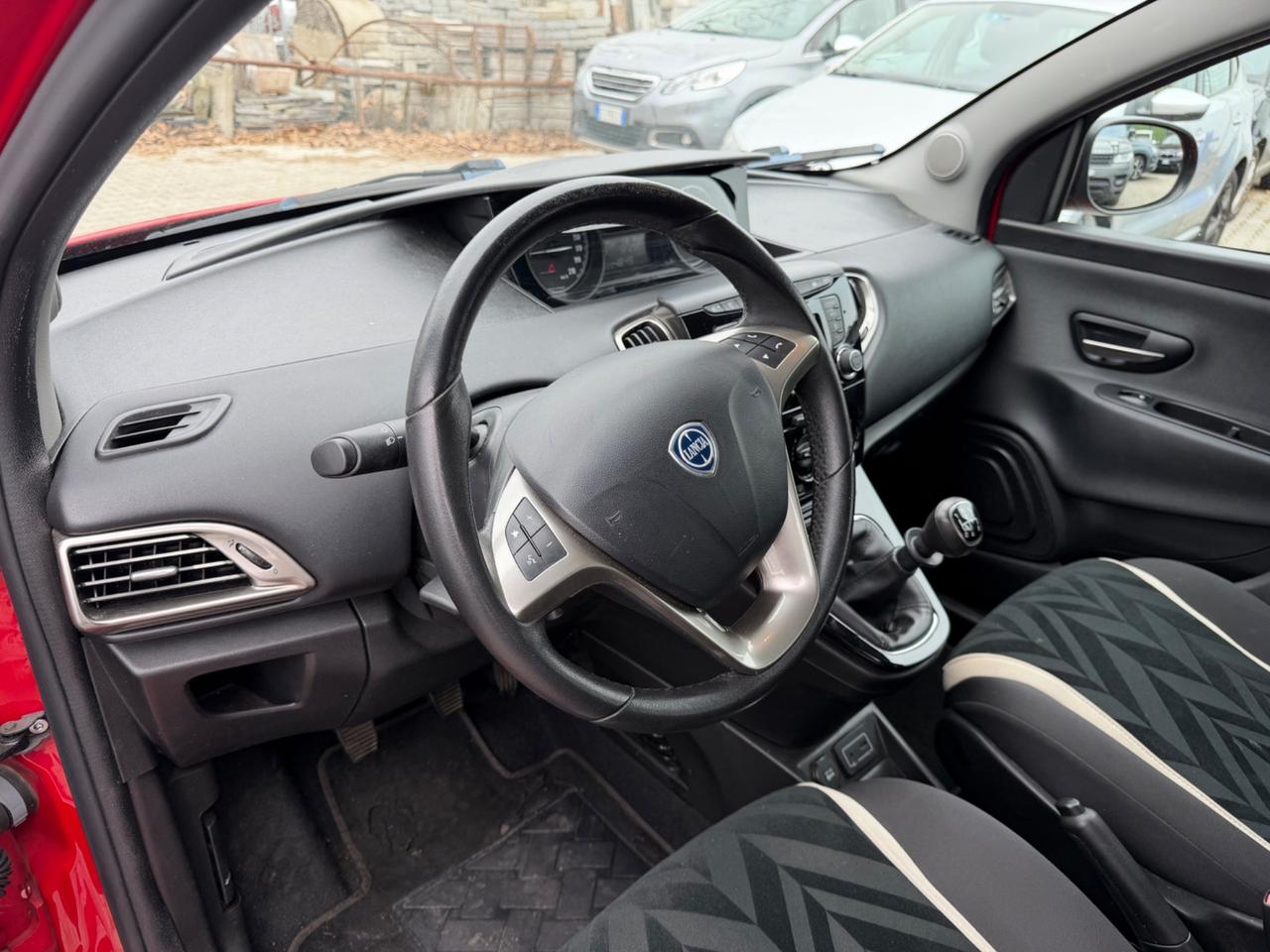 Lancia Ypsilon 1.2 69 CV 5 porte Platinum
