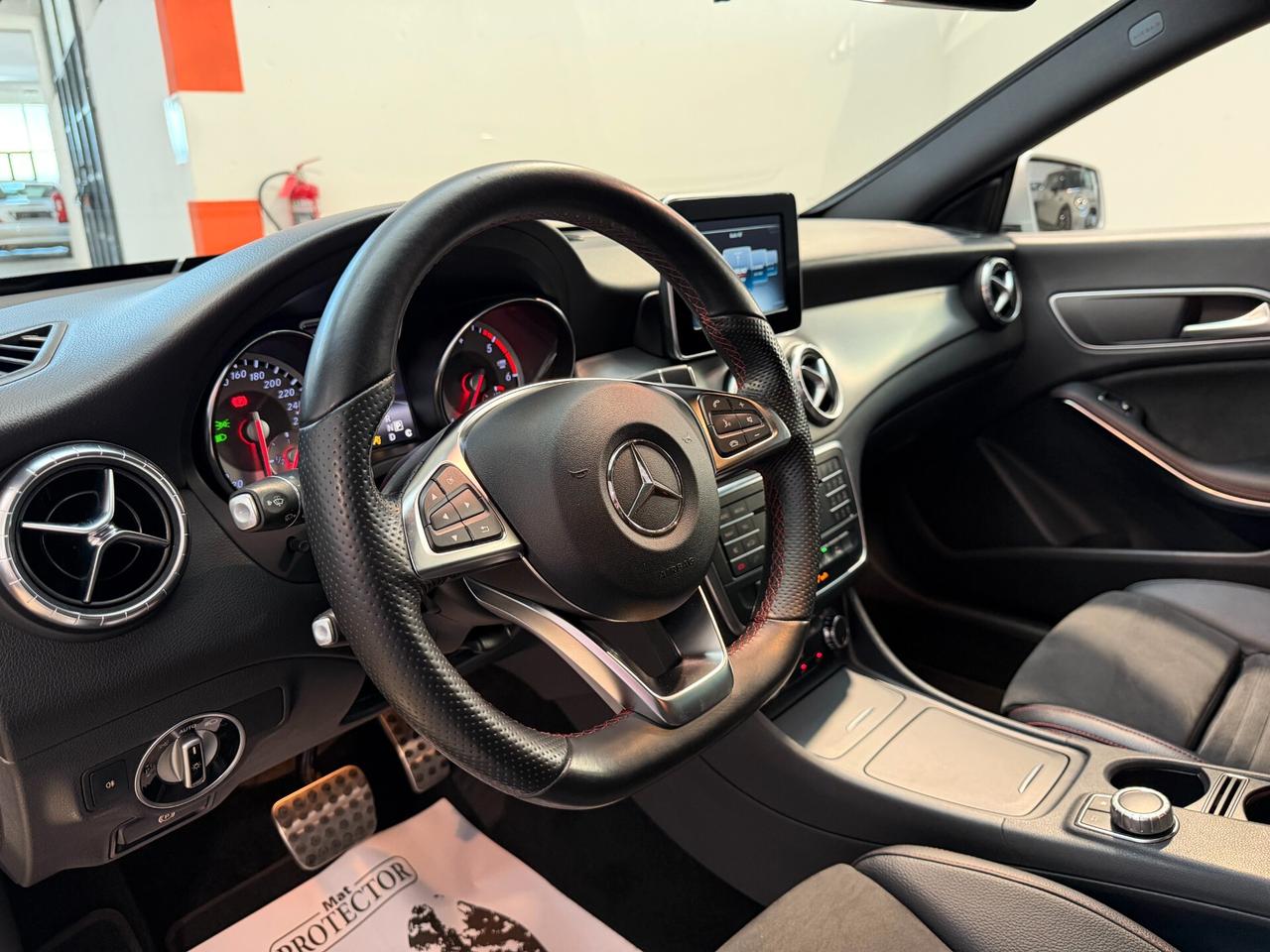 Mercedes-benz CLA 200 d PREMIUM AMG-MOTORE MERCEDES-UNICOPROPRIETARIO
