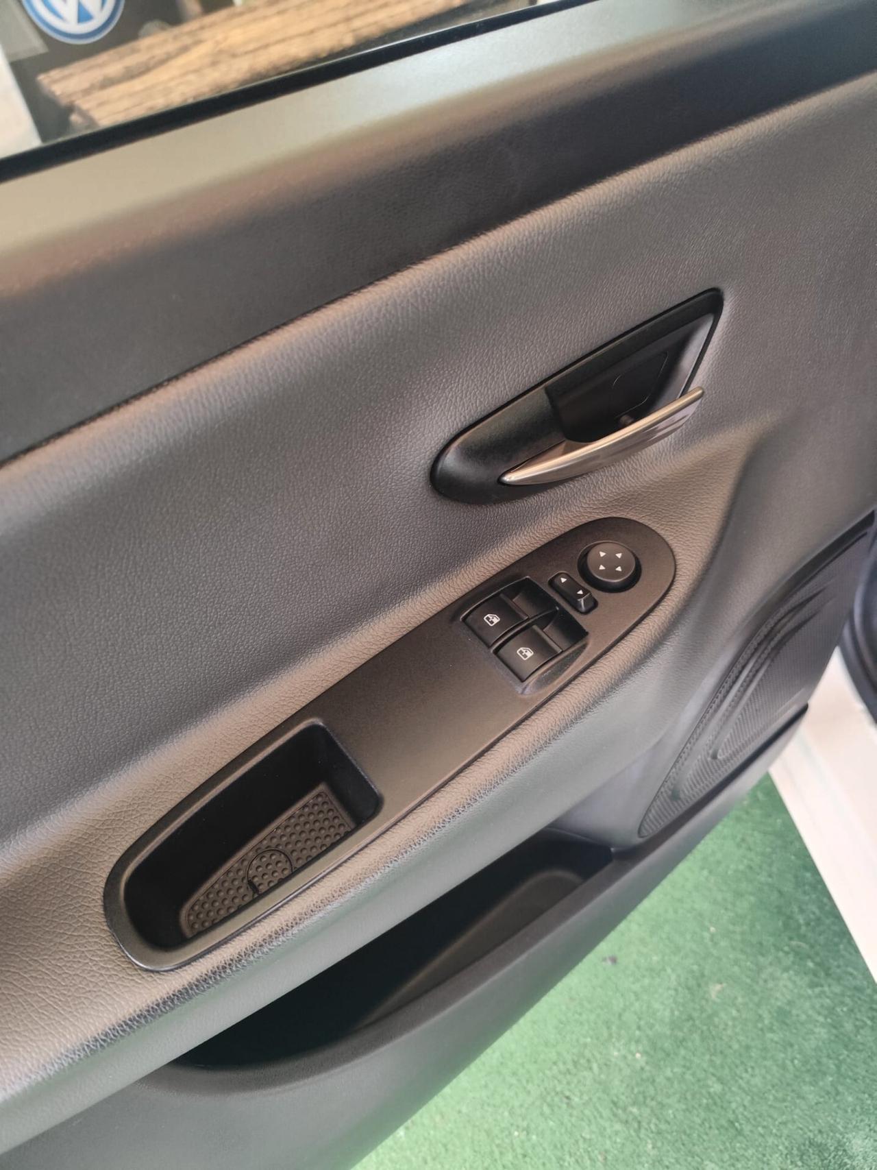 Lancia Ypsilon 1.2 69 CV 5 porte S&S Platinum