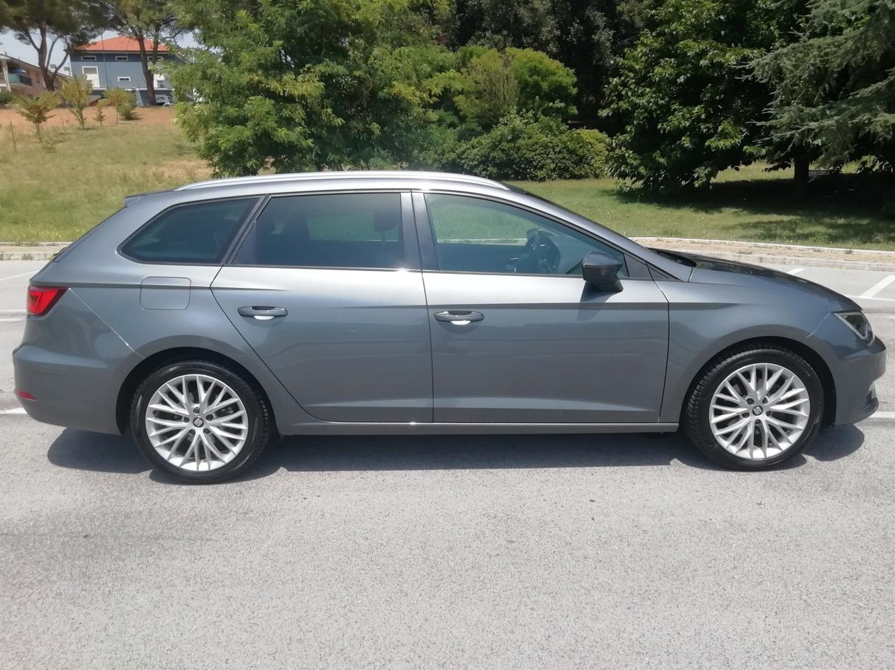 Seat Leon 1.4 TGI ST Business HIGH "UNICO PROPRIETARIO/FARI LED"