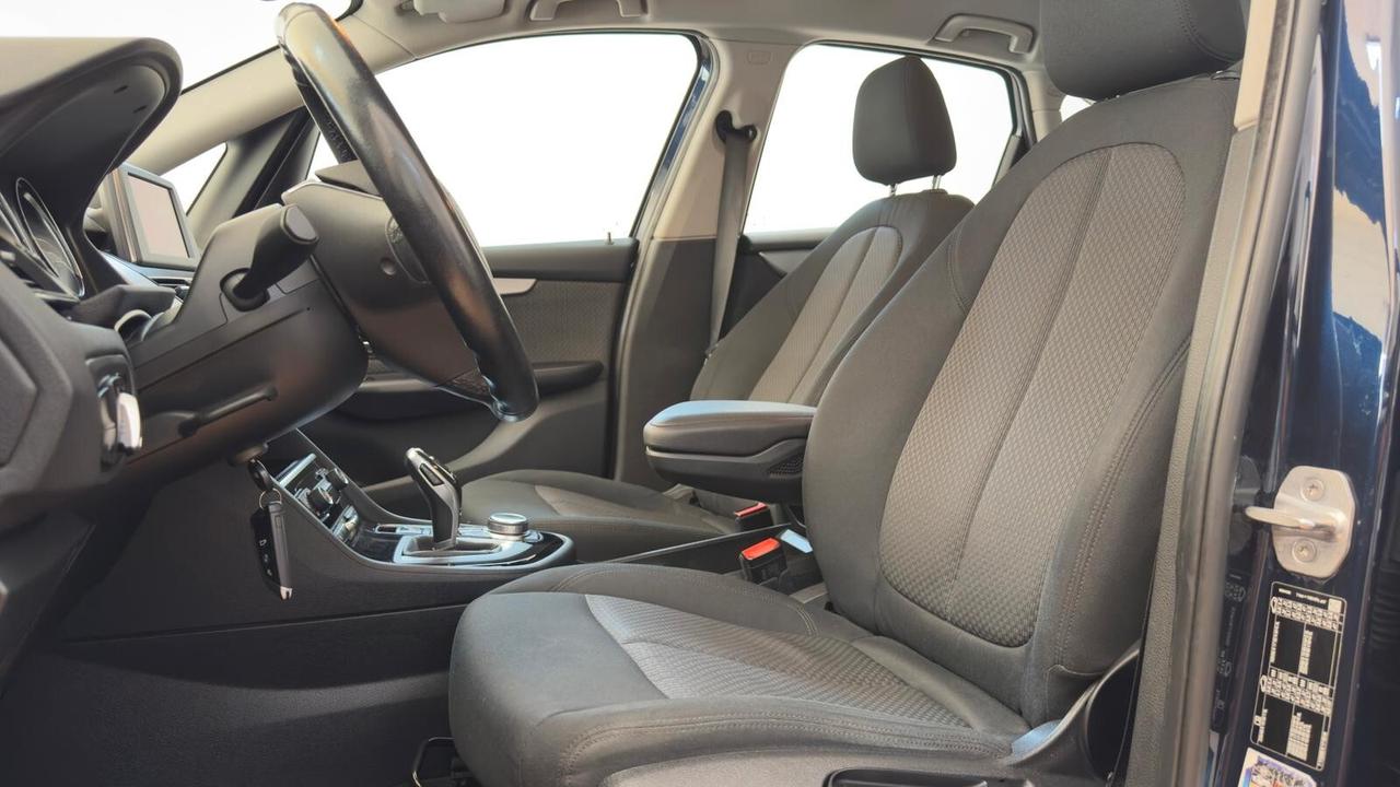Bmw 2er Active Tourer 220d Advantage aut.