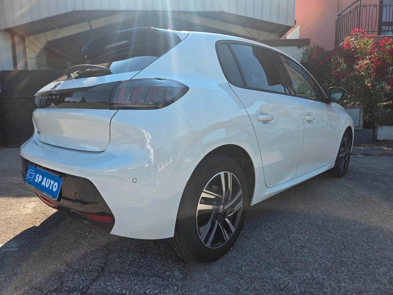 Peugeot 208 Allure 100cv - 2023