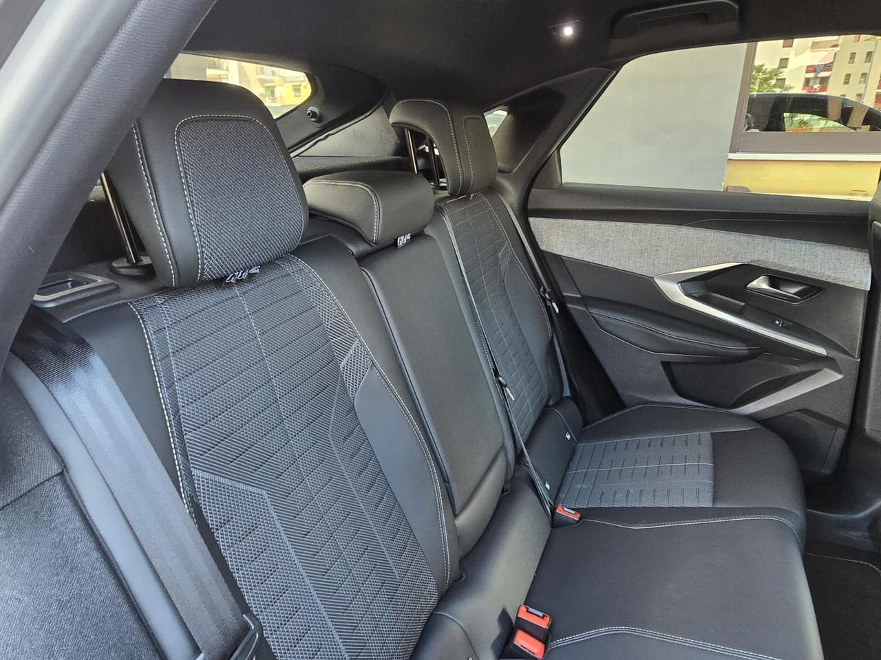 Peugeot 3008 Plug-in Hybrid 195 e-DCS7 GT