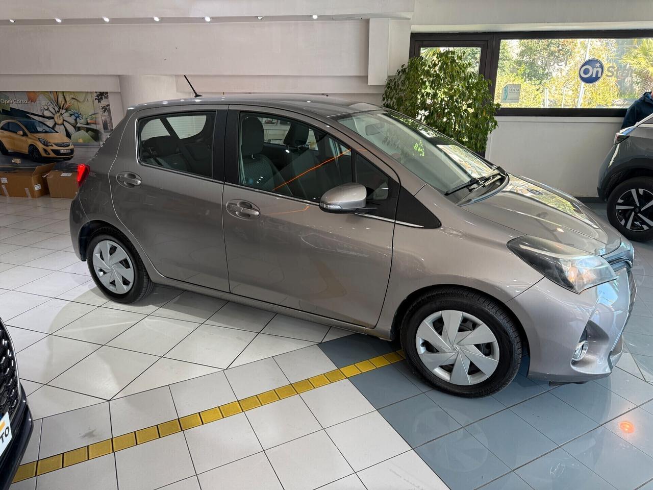 Toyota Yaris 1.0 5 porte Lounge