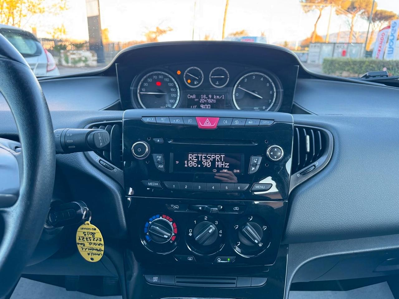 Lancia Ypsilon 1.2 69 CV 5p S&S Platinum 2013