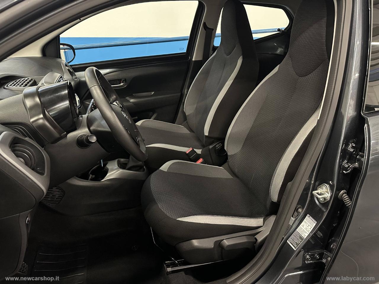 TOYOTA Aygo Connect 1.0 VVT-i 72 CV 5p. x-play