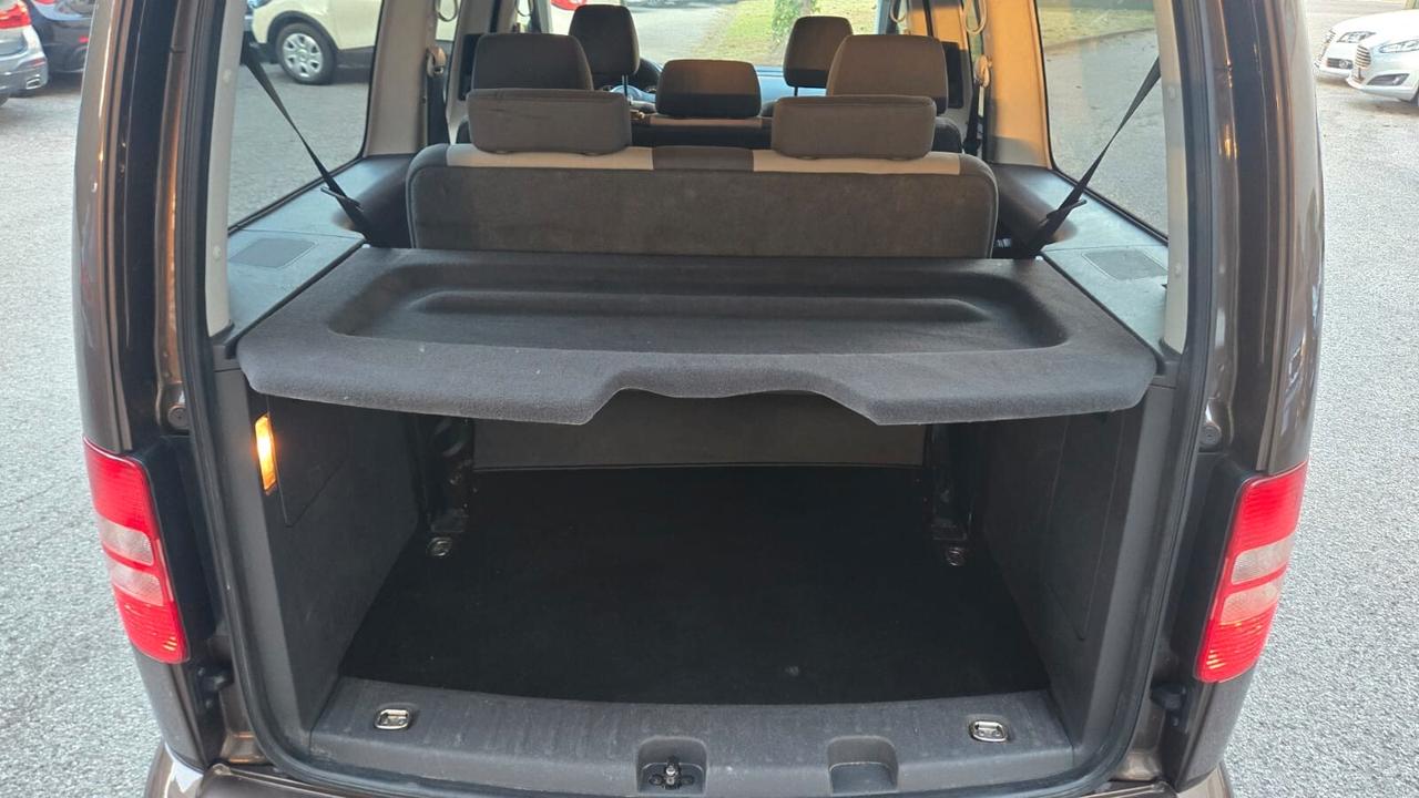 Volkswagen Caddy 7Posti Highline Maxi Neopatentati