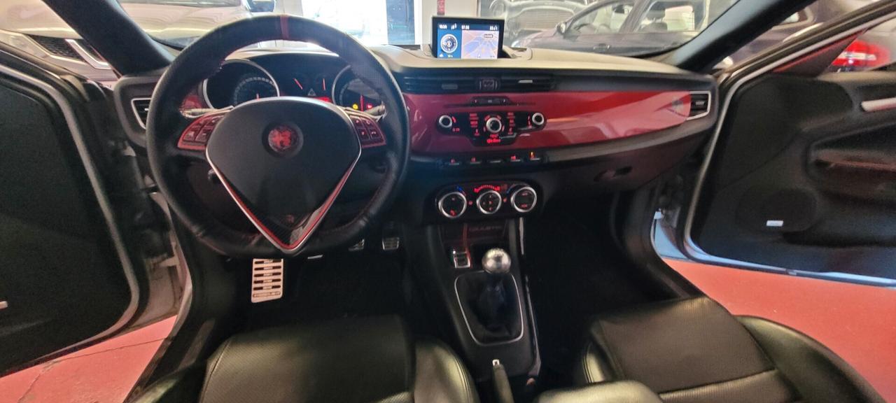 Alfa Romeo Giulietta 1750 TBi 235 cv Quadrifoglio Verde