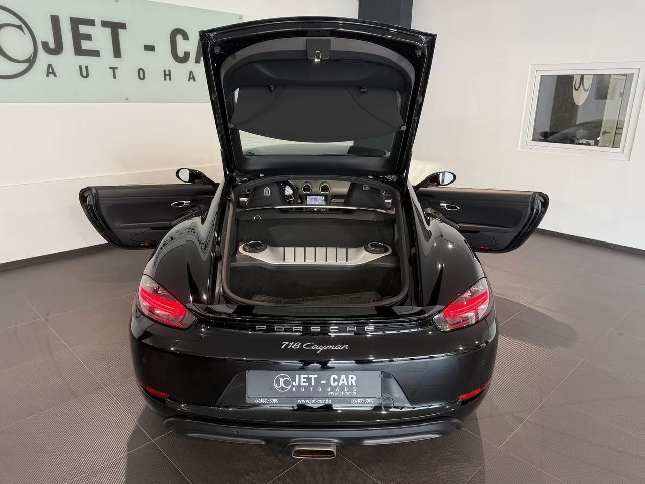 Porsche Cayman 718 *Sistema di scarico sportivo Bose