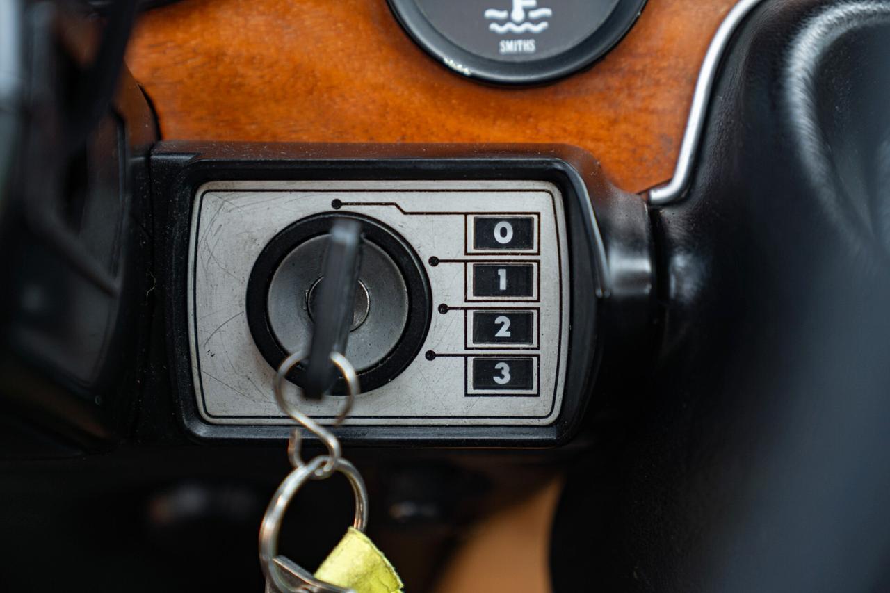 Jaguar XJ6 4.2 MANUALE - JAG00089