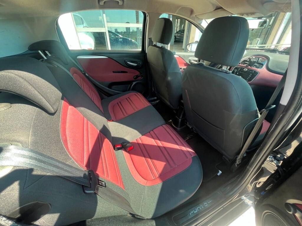 Fiat Punto 1.4 5 porte cambio manuale e automatico