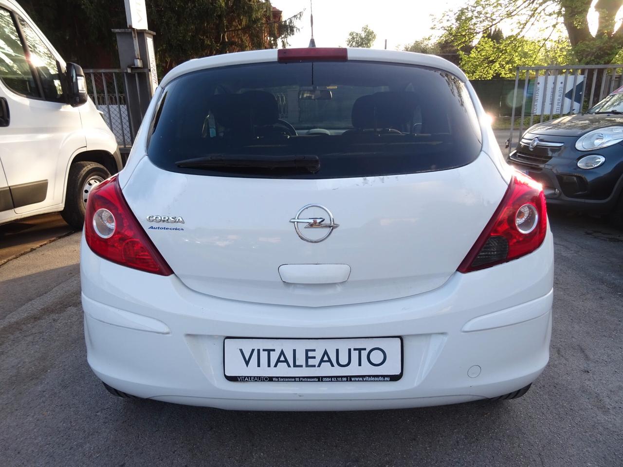 Opel Corsa 1.2 3 porte Club OK NEOPATENTATI