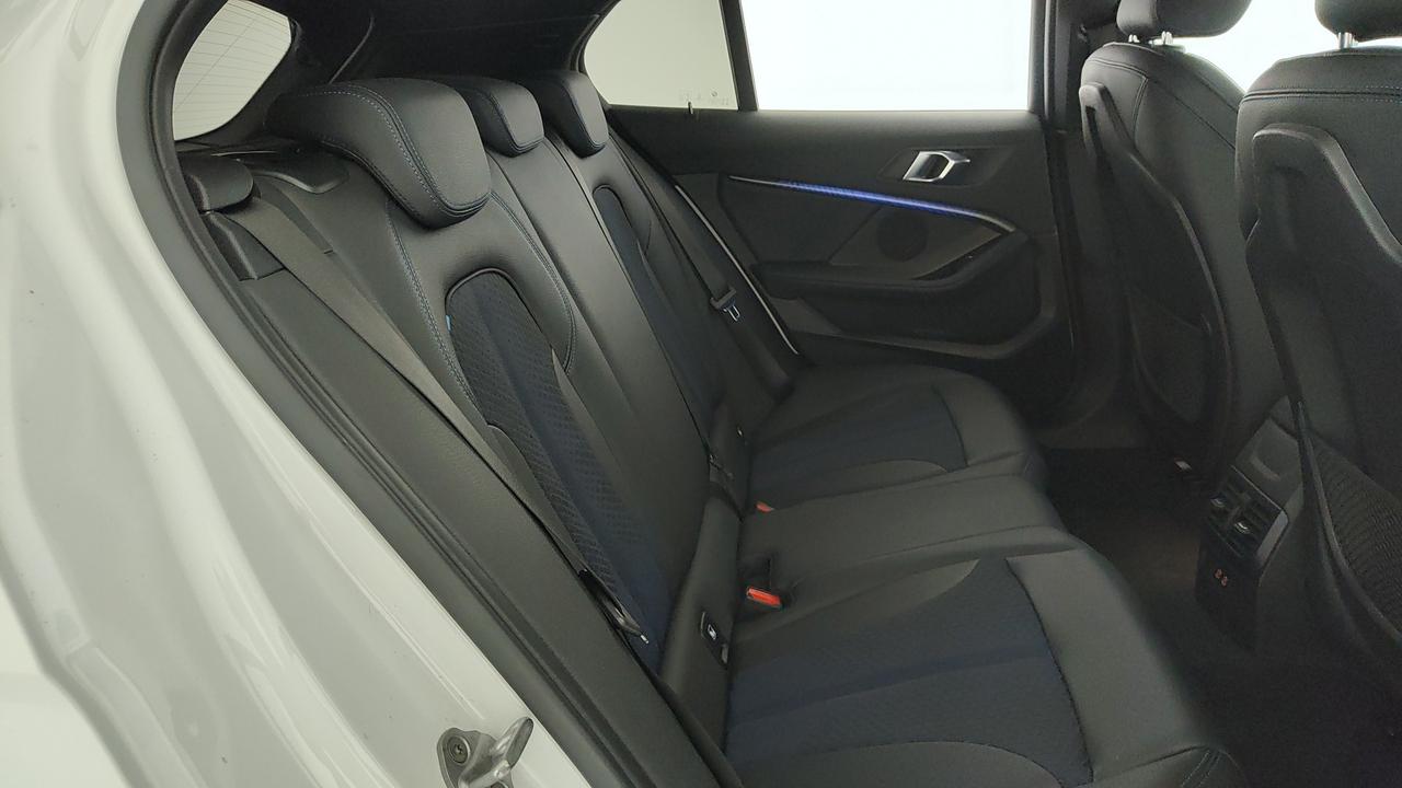 BMW Serie 1 F40 - 118d Msport auto