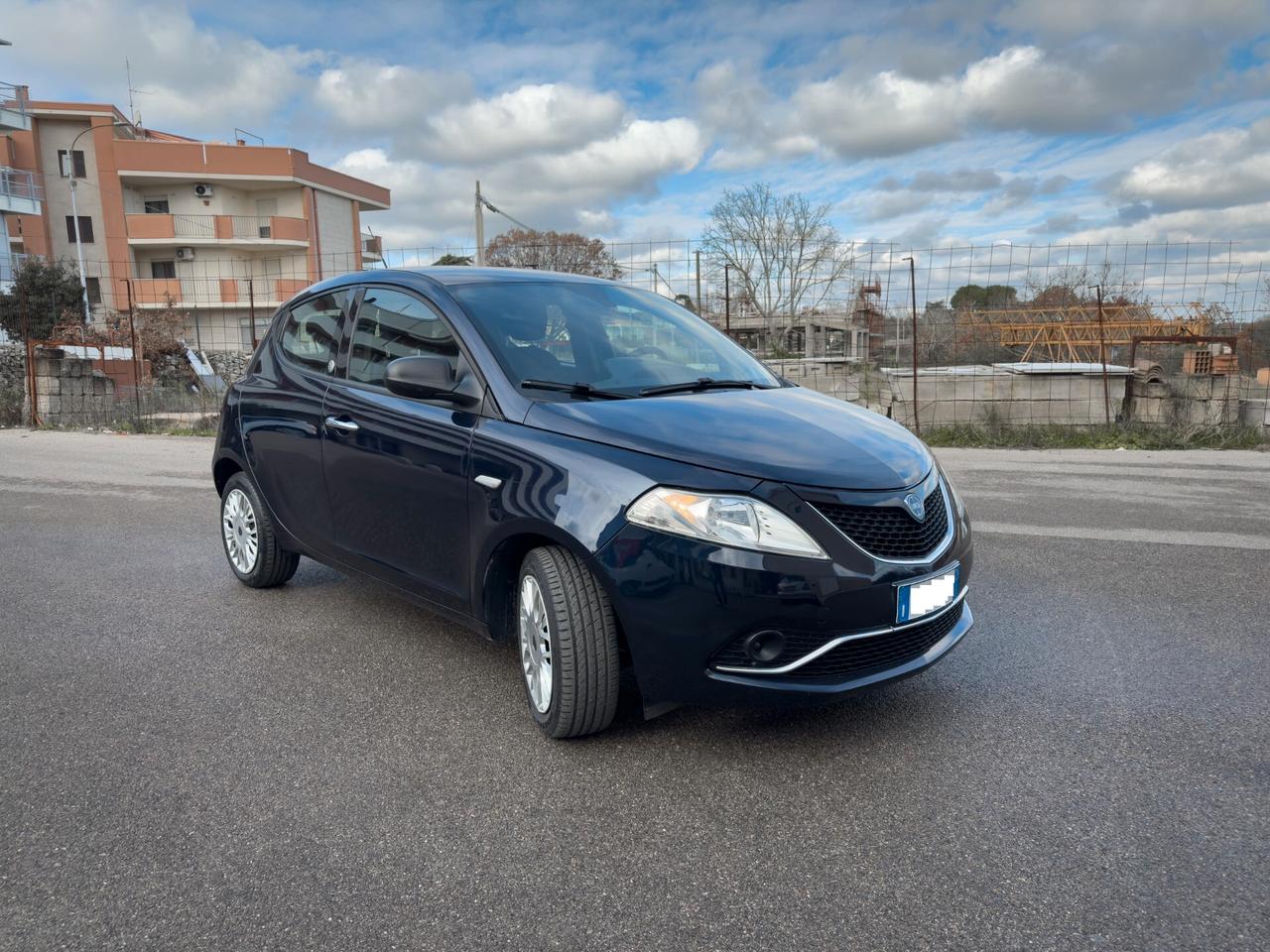 Lancia Ypsilon 1.2 69 CV 5 porte GPL Ecochic Gold