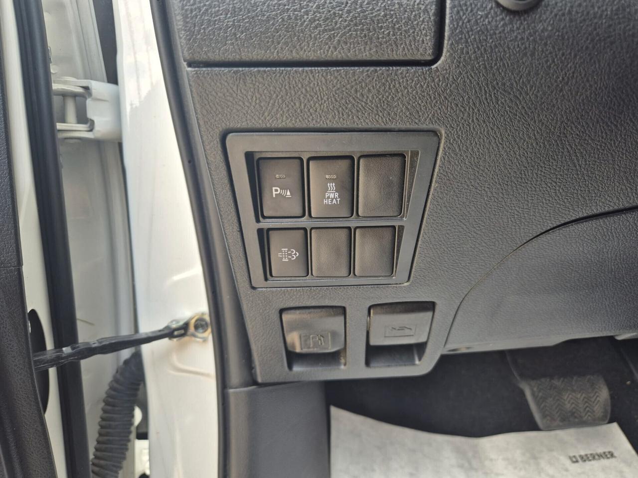 Toyota Hilux 2.4 D-4D A/T 4WD 4 porte Double Cab Lounge