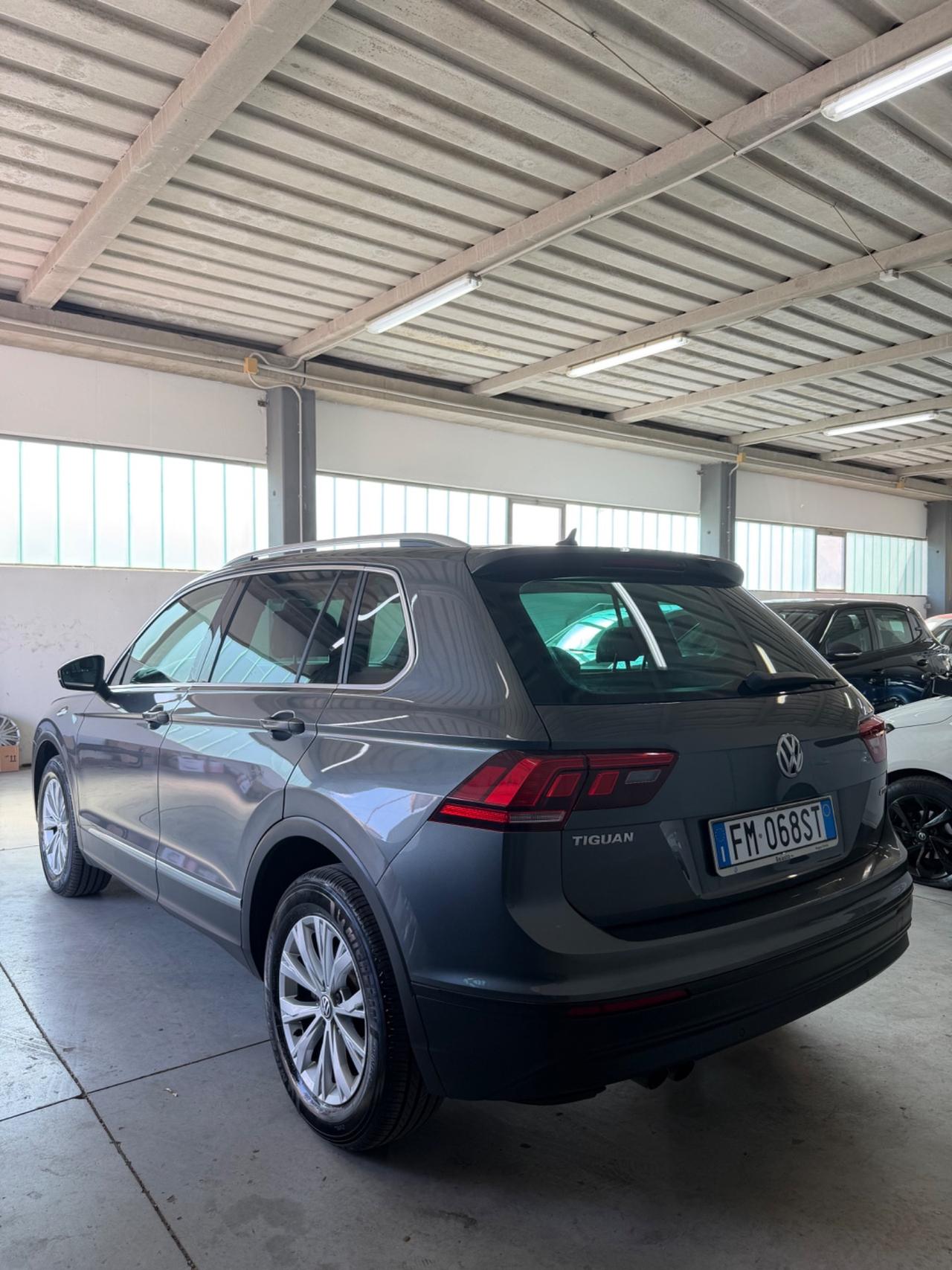Volkswagen Tiguan 2.0 TDI SCR DSG 4MOTION Business BMT