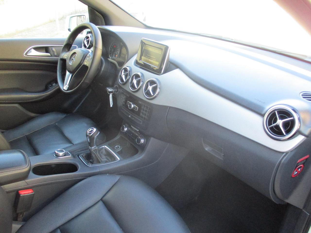 MERCEDES-BENZ B 180 CDI Premium