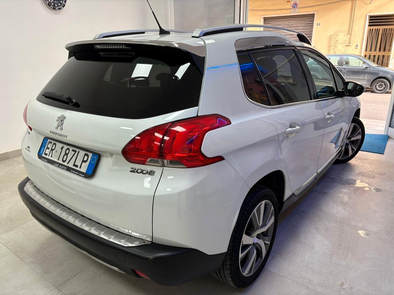 Peugeot 2008 1.6 e-HDi 115 CV Stop&Start Allure