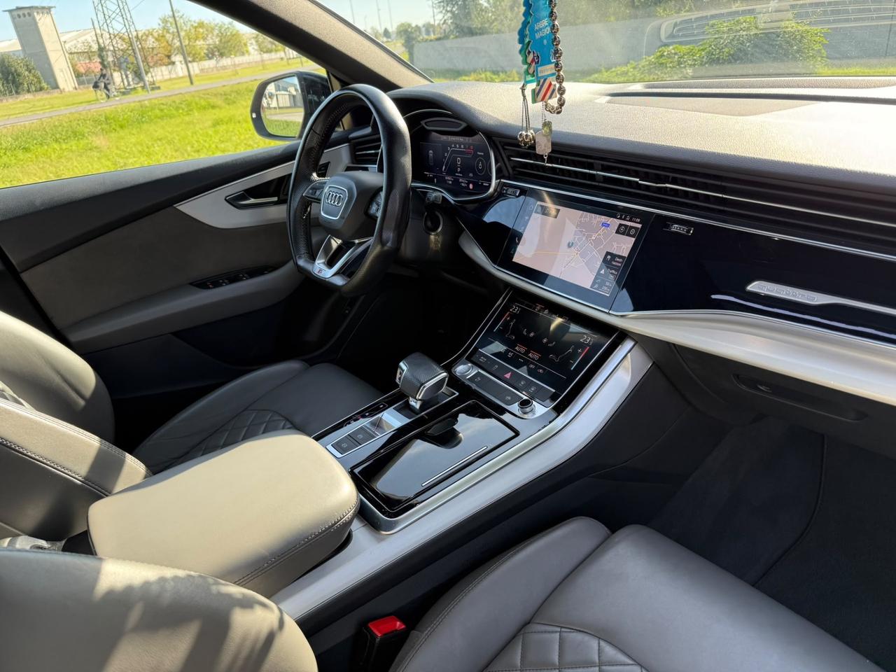 Audi Q8 55 TFSI quattro tiptronic Sport