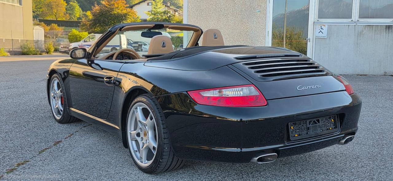 Porsche 911 Carrera Cabriolet