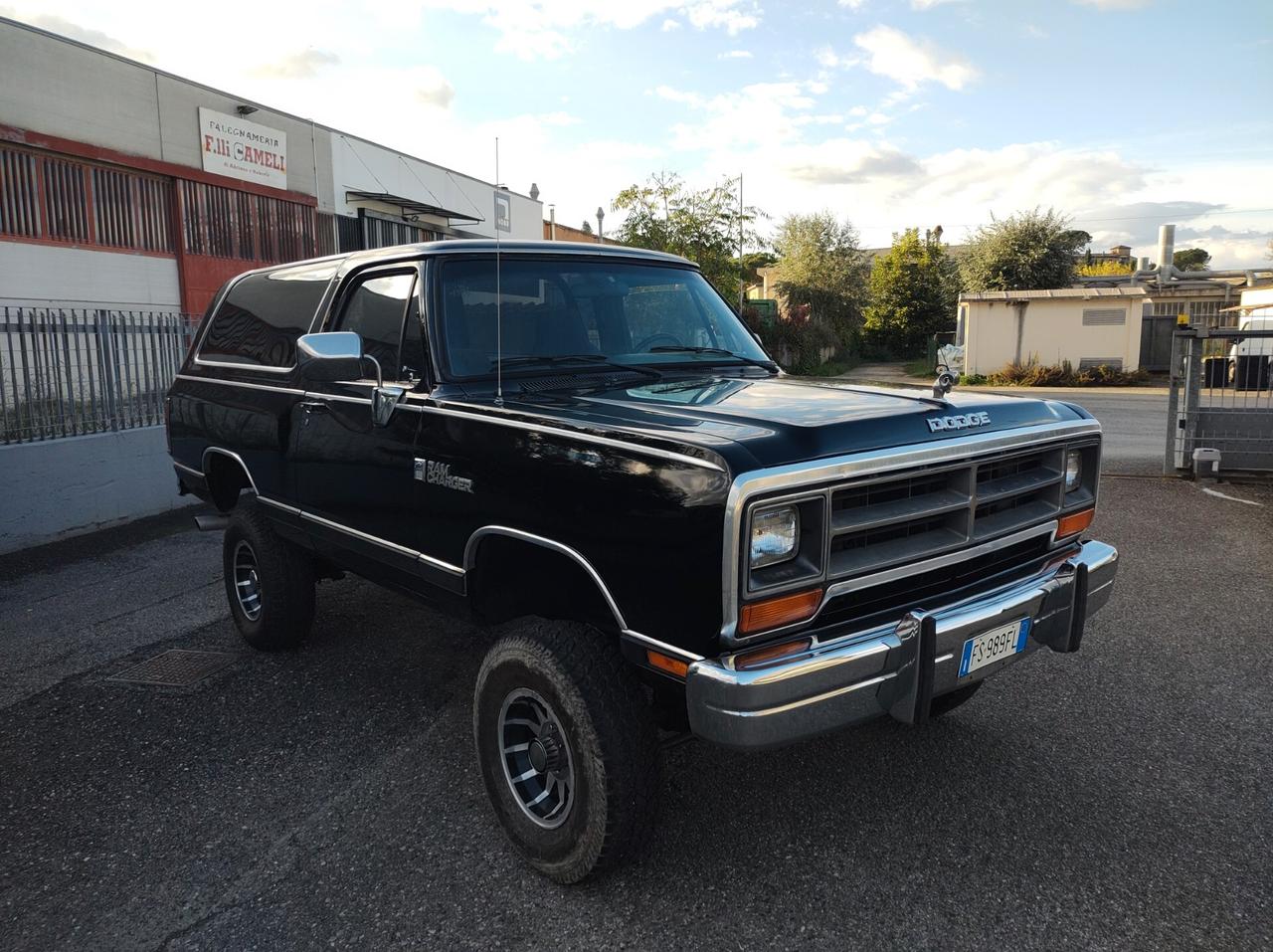 Dodge RAM charger 5900 v8