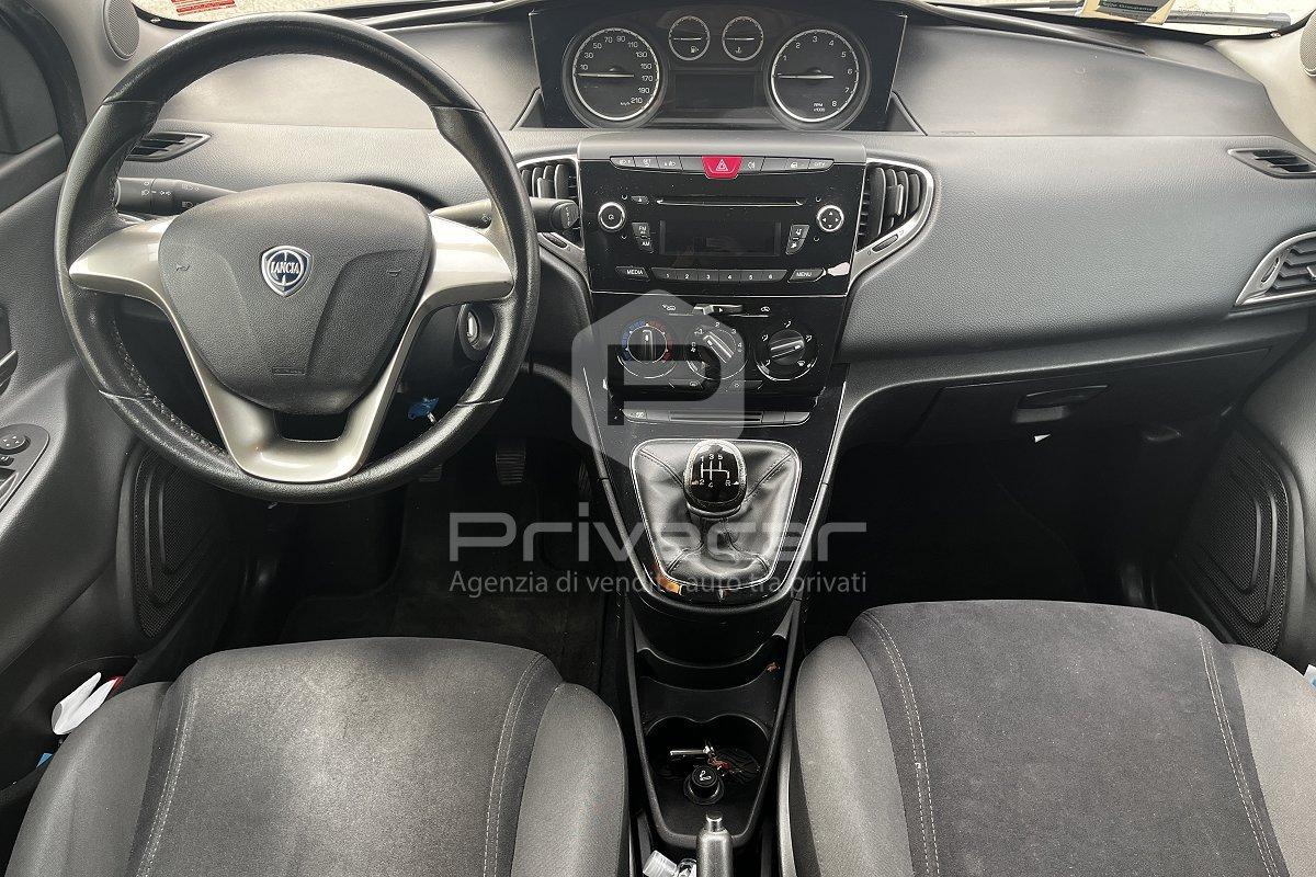 LANCIA Ypsilon 1.2 69 CV 5 porte Gold