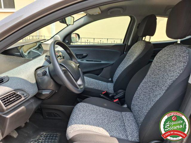 LANCIA Ypsilon 1.0 FireFly 5 porte S&S Hybrid Ecochic Silver