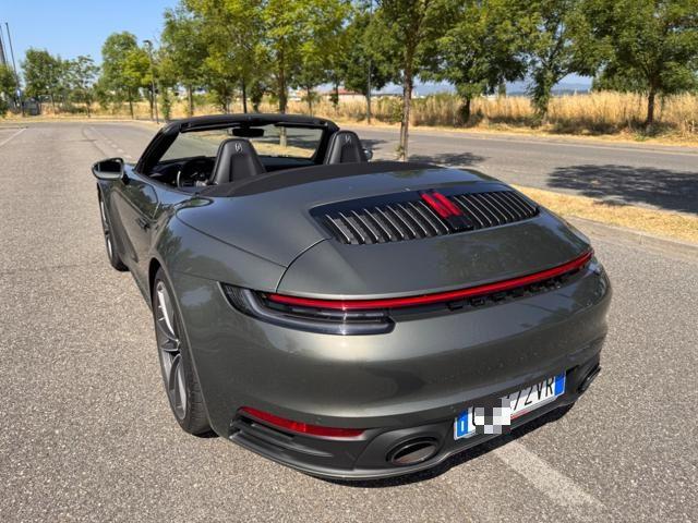PORSCHE 992 Carrera 4 Cabriolet AVENTURINE MET.