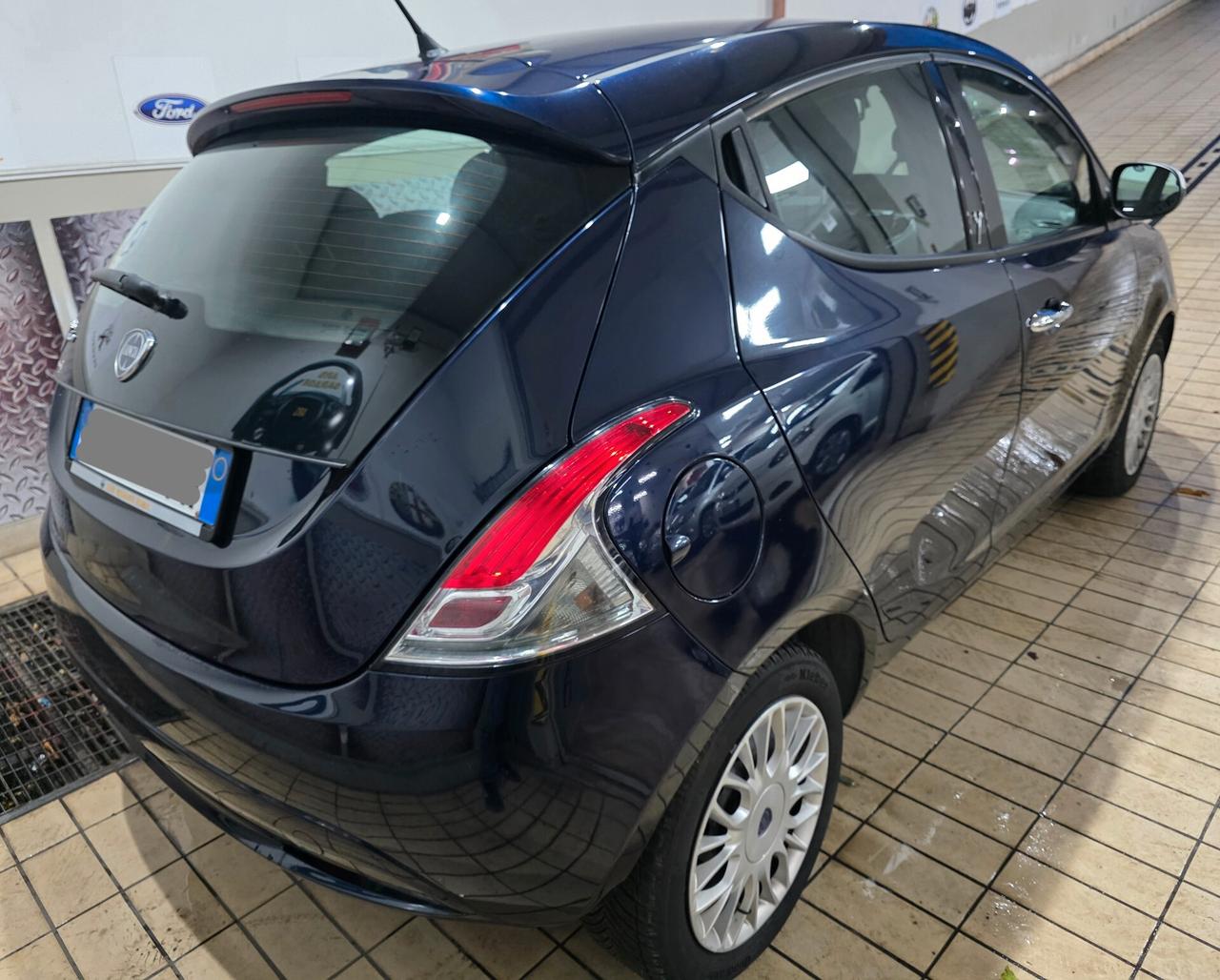 Lancia Ypsilon 1.2 69 CV 5 porte Gold