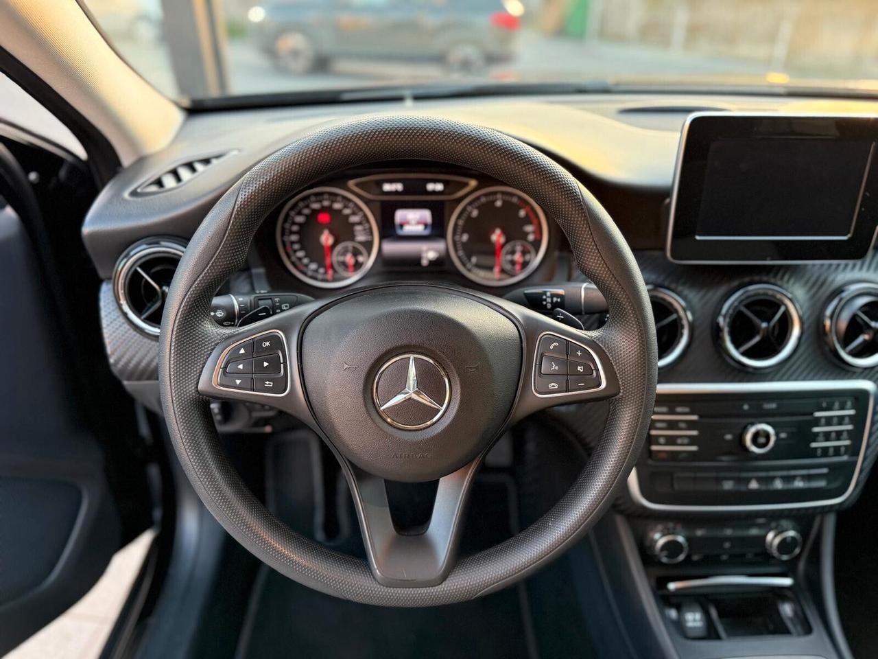 GLA 180d Automatic Premium UNICO PROPRIETARIO