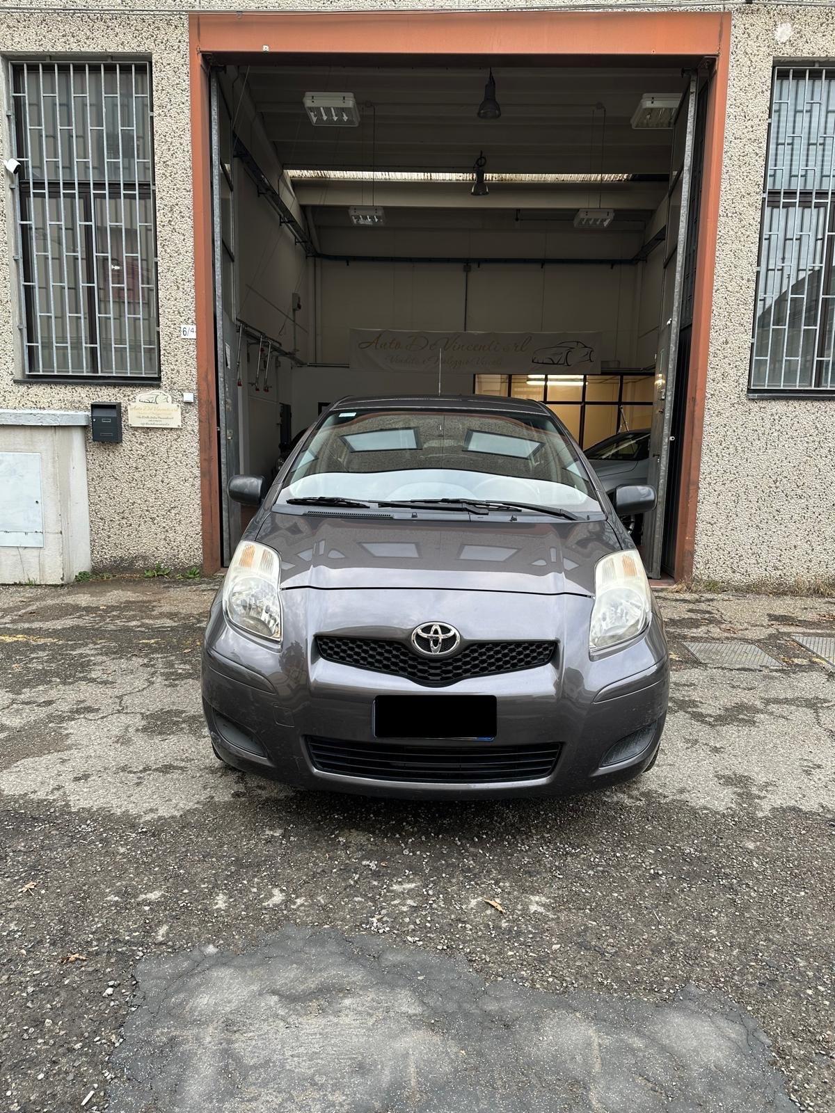 Toyota Yaris 1.0 5 porte