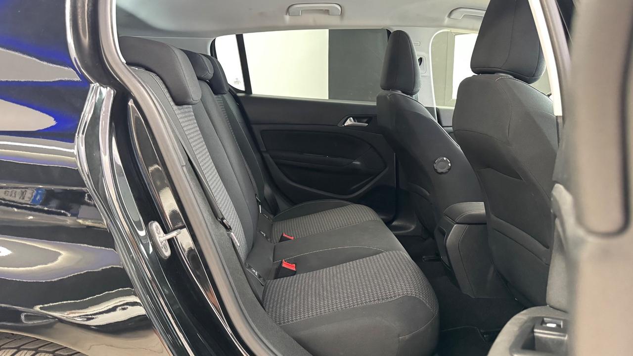 Peugeot 308 BlueHDi 120 S&S Allure-2018