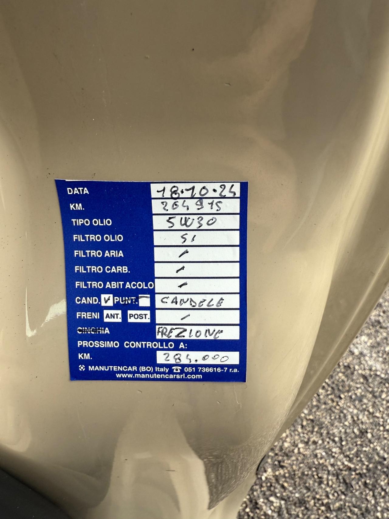 Lancia Ypsilon 1.4 16V Oro Giallo Perfetta