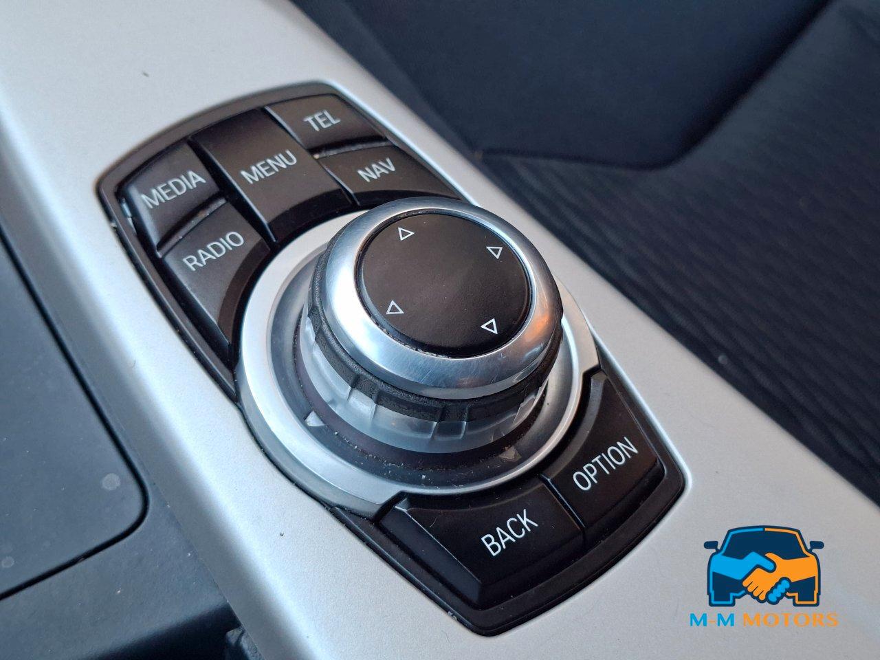 BMW 320 d Touring doppio treno di pneumatici
