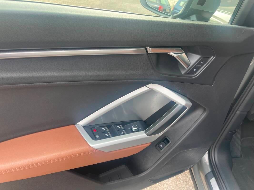 Audi Q3 35 2.0 tdi Business Advanced s-tronic