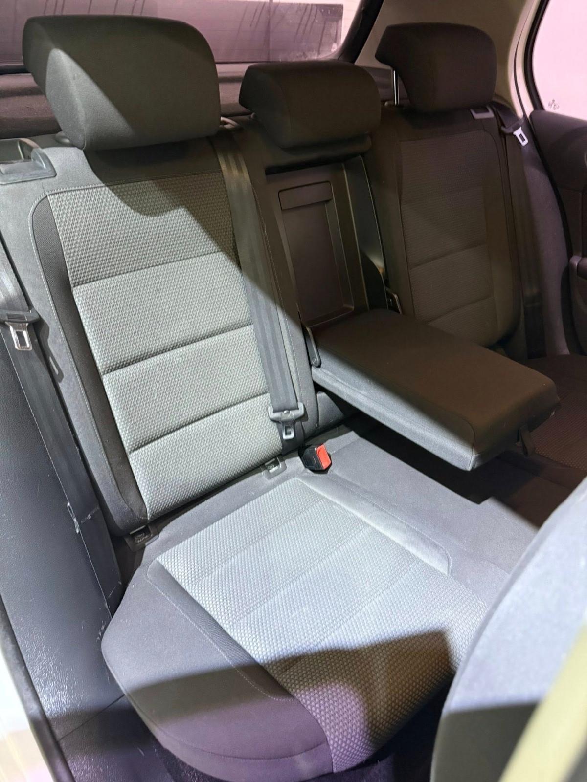 Volkswagen Golf 1.6 TDI DPF 5p. Highline