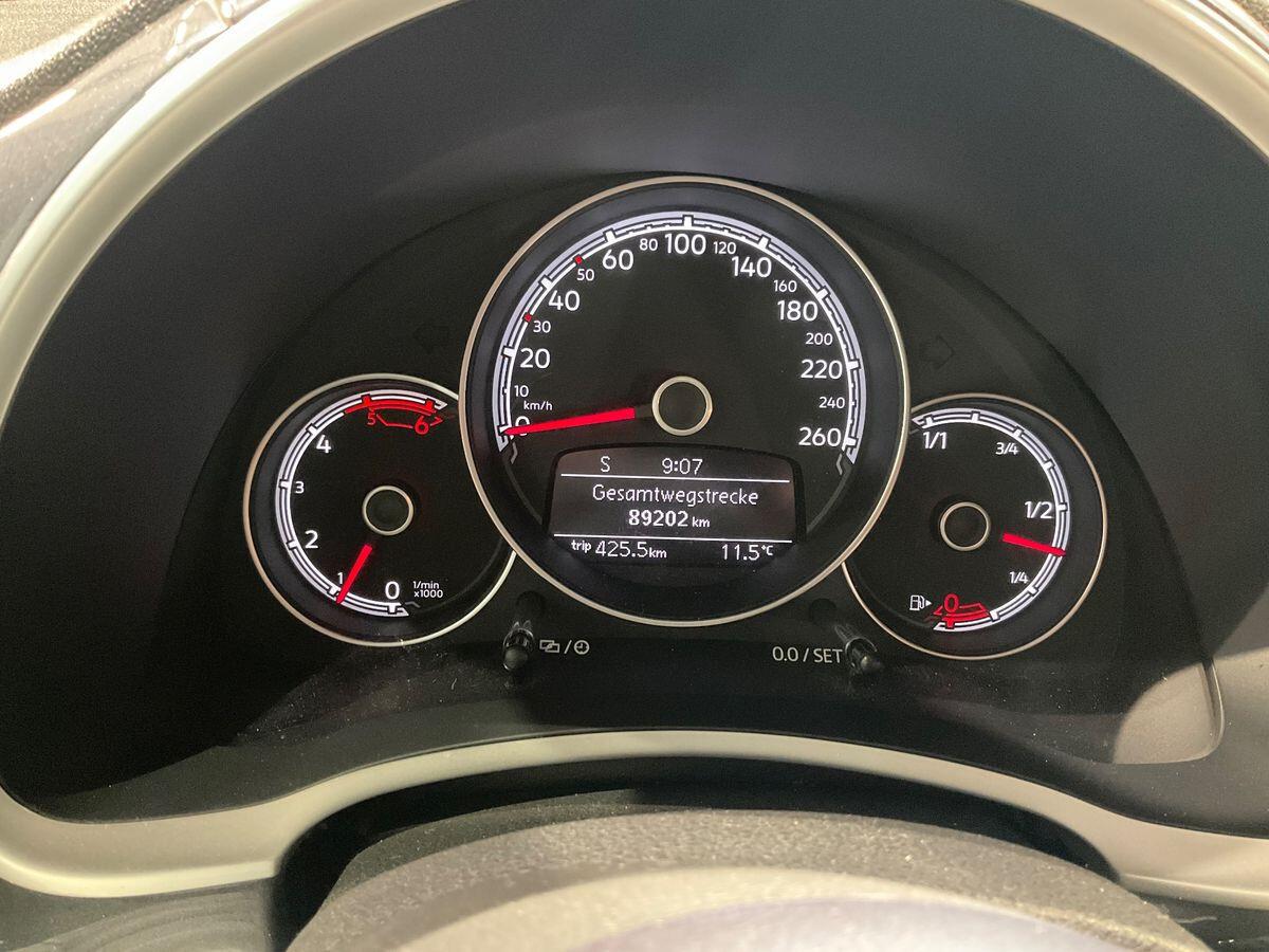 Volkswagen Maggiolino Cabrio 2.0 TDI Design BlueMotion Technology