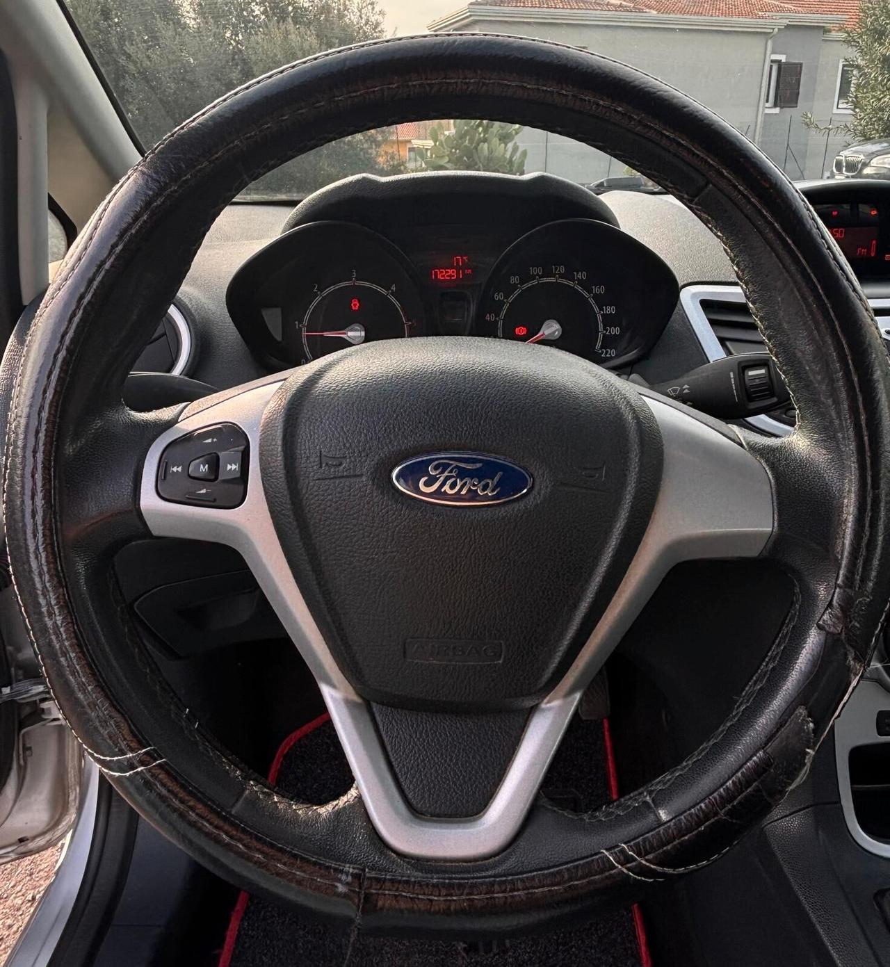 Ford Fiesta 1.4 TDCi 70CV 5 porte Titanium