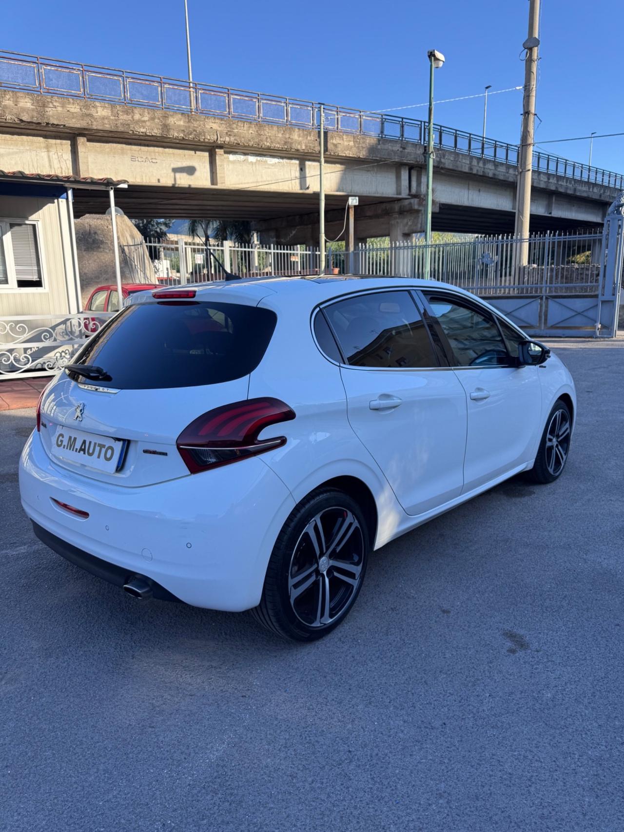Peugeot 208 BlueHDi 100 GT Line FULL